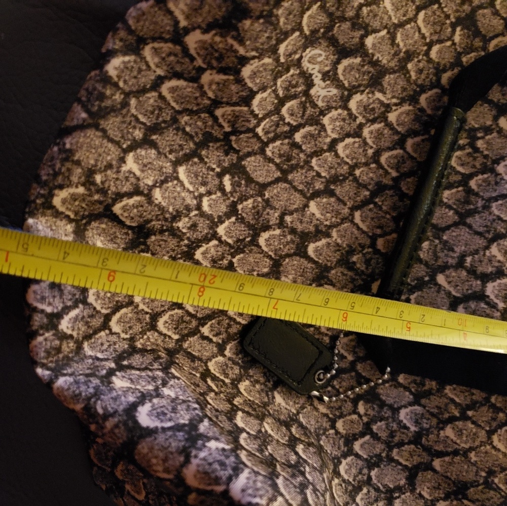 Nylon snakeskin Coach bag with small wristlet - Picture 6 of 8